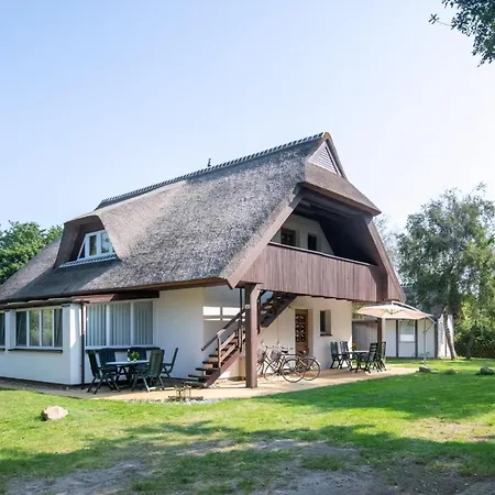 Reetdachferienhaus Nur 50m Von Der Ostsee Entfernt Dierhagen