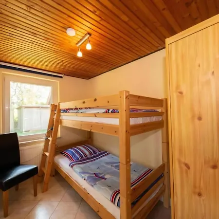 Reetdachferienhaus Nur 50m Von Der Ostsee Entfernt Apartment