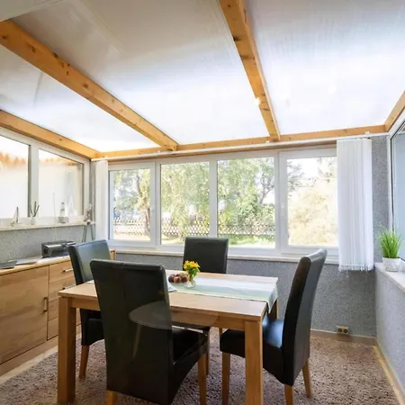 Reetdachferienhaus Nur 50m Von Der Ostsee Entfernt *