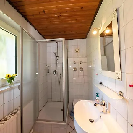 Reetdachferienhaus Nur 50m Von Der Ostsee Entfernt Apartment *